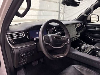 2022 Jeep Wagoneer Base