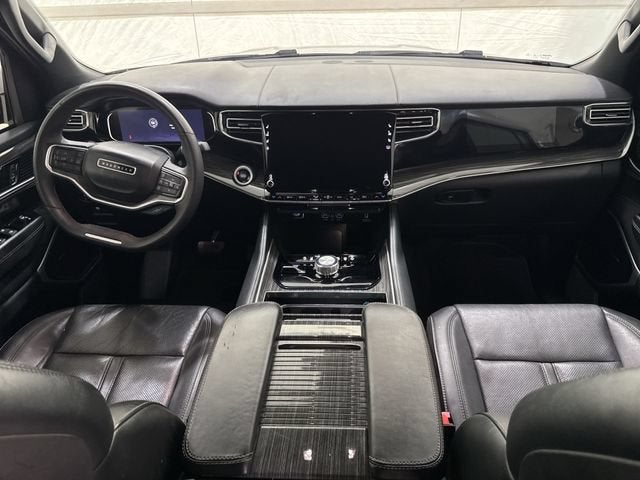2022 Jeep Wagoneer Base