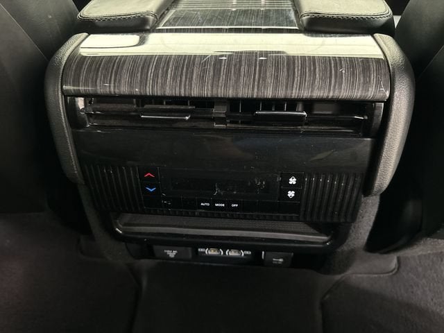 2022 Jeep Wagoneer Base