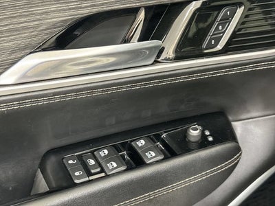 2022 Jeep Wagoneer Base
