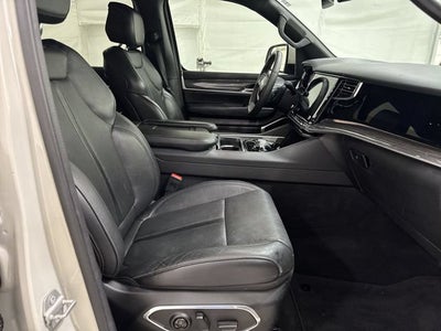 2022 Jeep Wagoneer Base