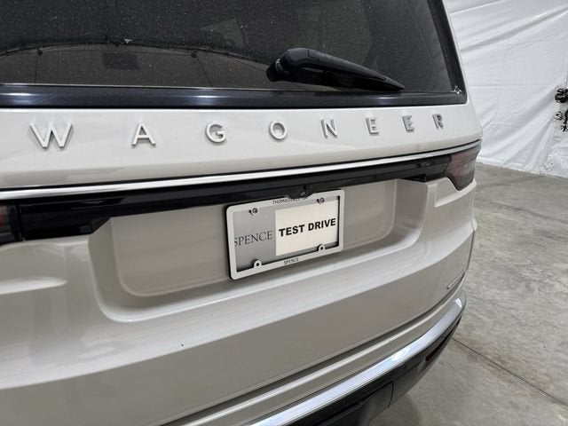 2022 Jeep Wagoneer Base