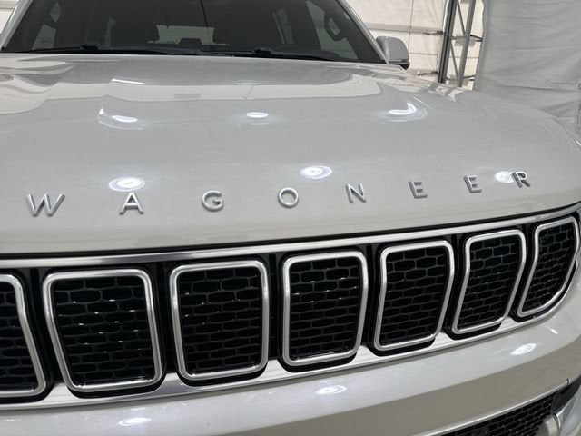 2022 Jeep Wagoneer Base