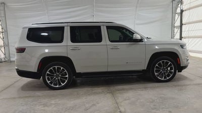 2022 Jeep Wagoneer Base