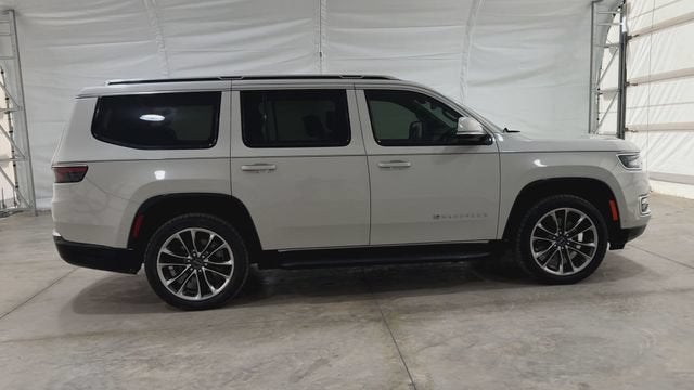2022 Jeep Wagoneer Base