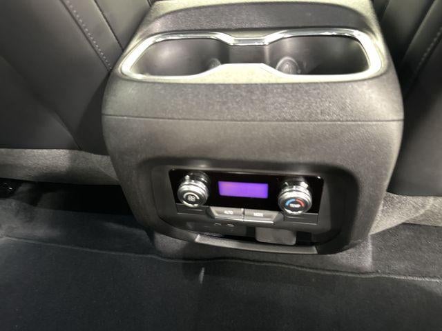 2025 GMC Acadia Base