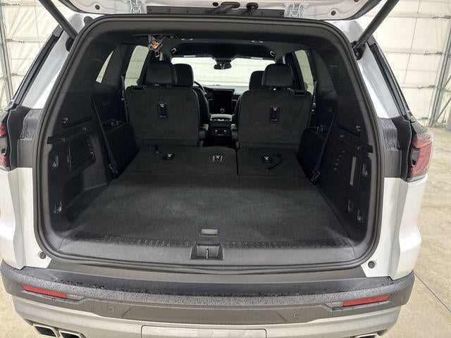 2025 GMC Acadia Base