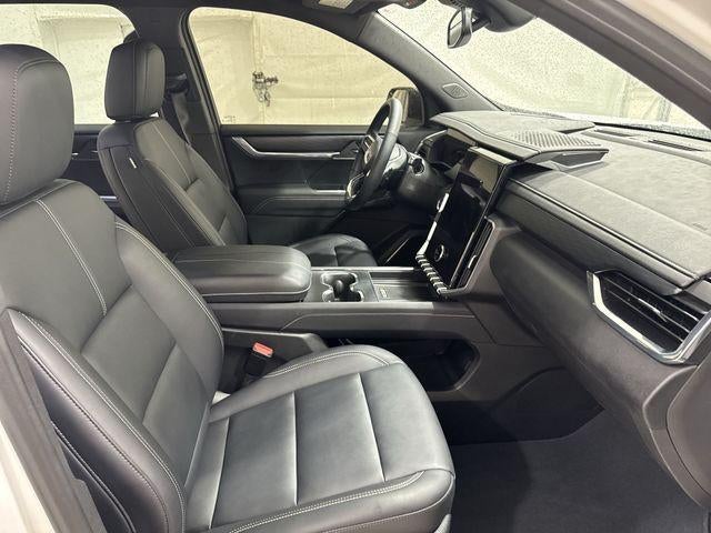 2025 GMC Acadia Base