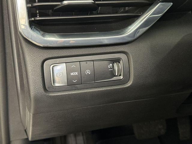 2025 GMC Acadia Base