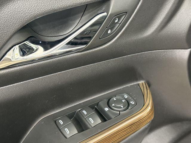2023 GMC Acadia Base