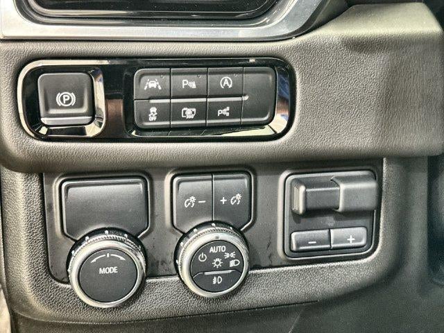 2025 GMC Yukon XL Base
