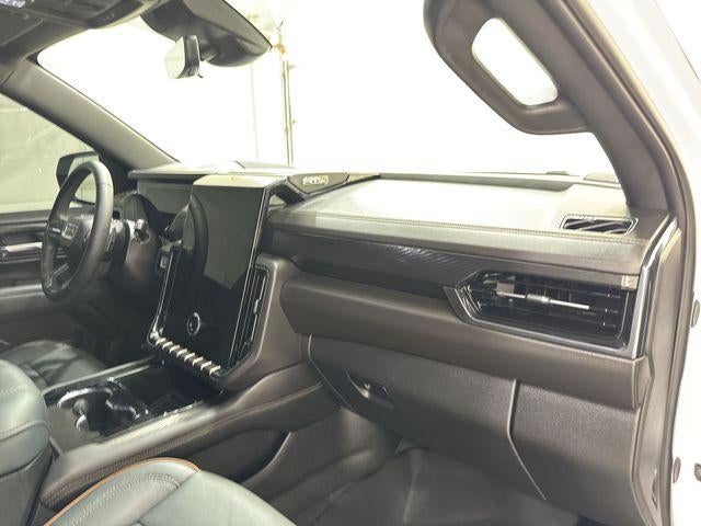 2025 GMC Yukon Base