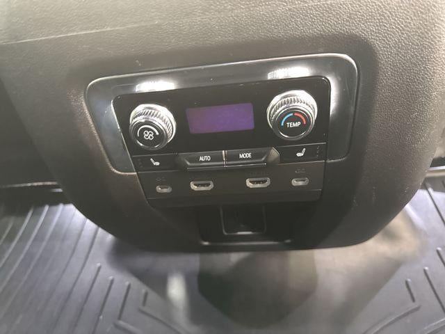2023 GMC Yukon XL Base