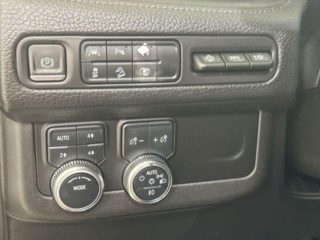 2023 GMC Yukon XL Base
