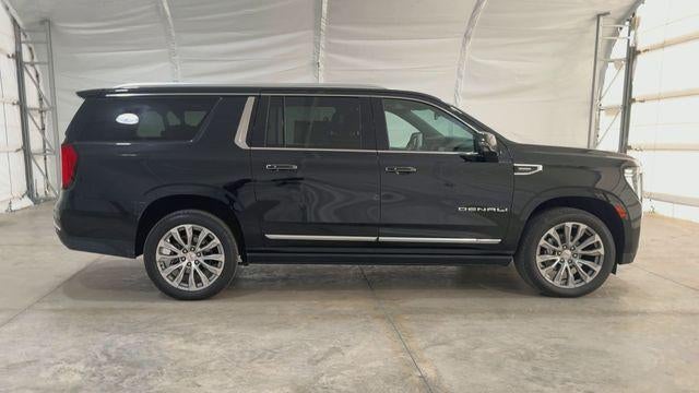 2023 GMC Yukon XL Base