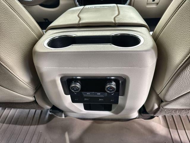 2025 GMC Yukon XL Base