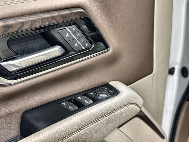 2025 GMC Yukon XL Base