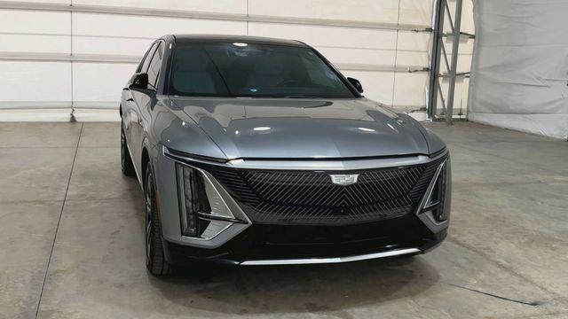 2024 Cadillac LYRIQ Luxury 2
