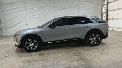 2024 Cadillac LYRIQ Luxury 2