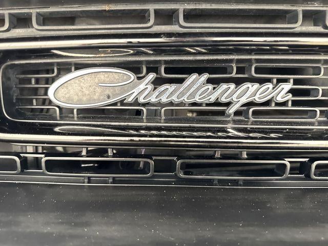 2022 Dodge Challenger Base