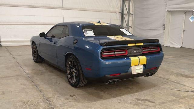 2022 Dodge Challenger Base