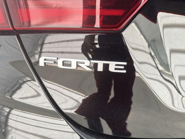2024 Kia Forte Base