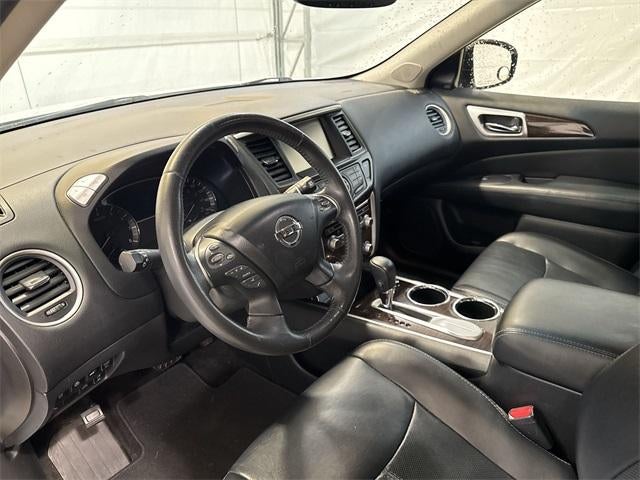 2016 Nissan Pathfinder Base