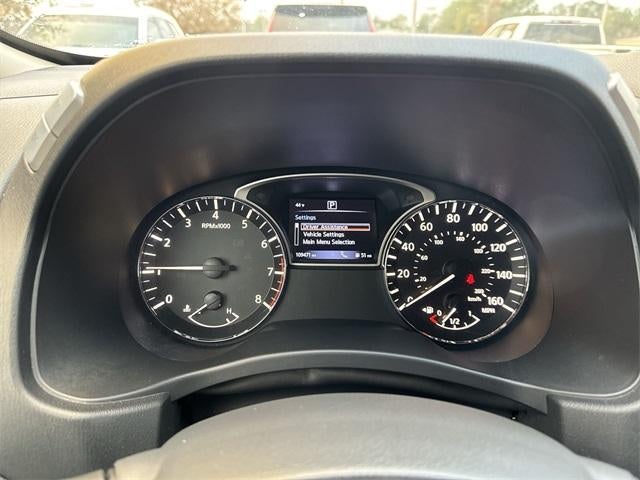 2016 Nissan Pathfinder Base