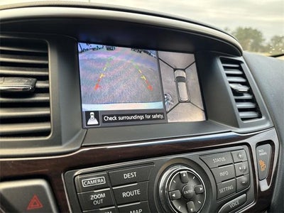 2016 Nissan Pathfinder Base