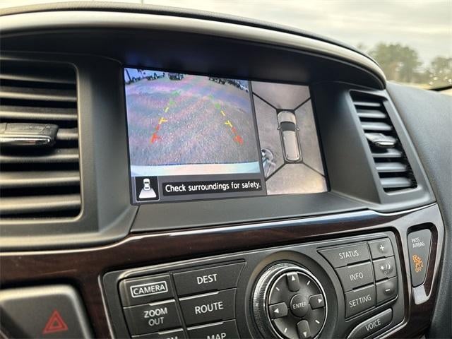 2016 Nissan Pathfinder Base