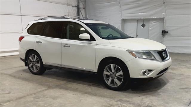 2016 Nissan Pathfinder Base