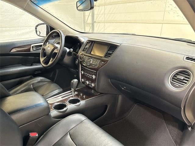 2016 Nissan Pathfinder Base