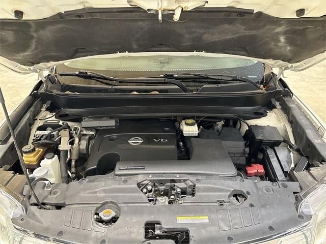 2016 Nissan Pathfinder Base