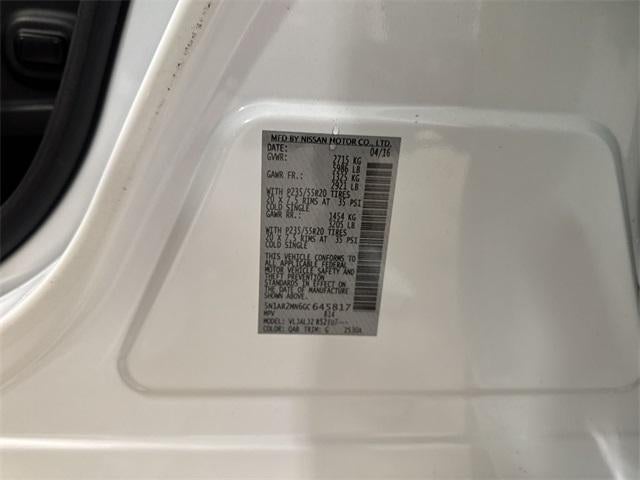 2016 Nissan Pathfinder Base