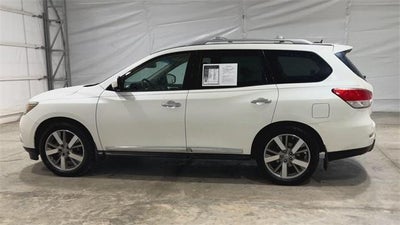 2016 Nissan Pathfinder Base