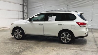 2016 Nissan Pathfinder Base