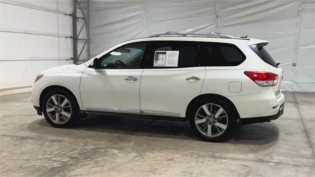 2016 Nissan Pathfinder Base