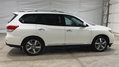 2016 Nissan Pathfinder Base