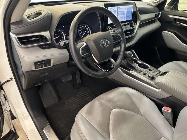 2021 Toyota Highlander Base