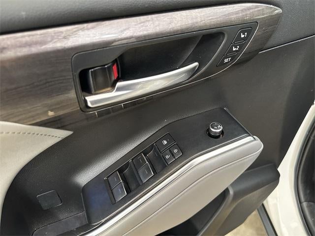 2021 Toyota Highlander Base