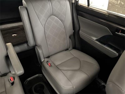 2021 Toyota Highlander Base