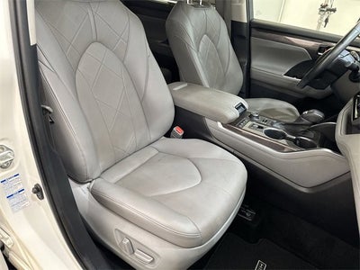 2021 Toyota Highlander Base