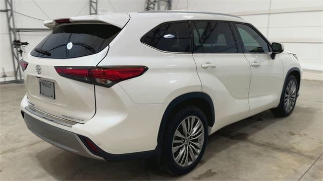 2021 Toyota Highlander Base