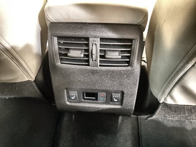 2023 Mitsubishi Outlander Base