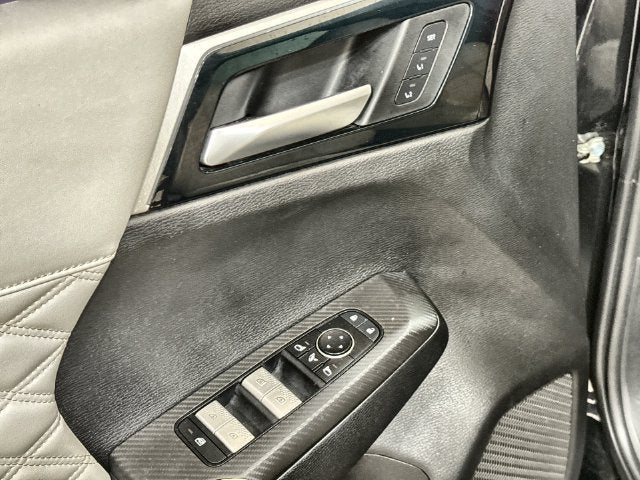 2023 Mitsubishi Outlander Base