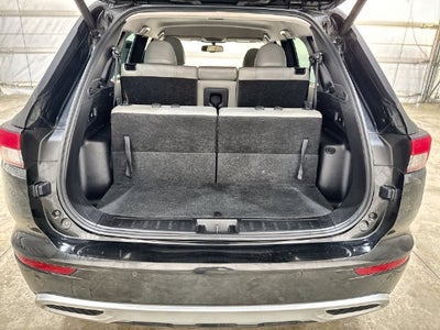 2023 Mitsubishi Outlander Base