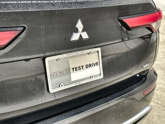 2023 Mitsubishi Outlander Base