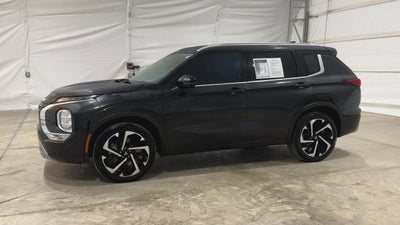 2023 Mitsubishi Outlander Base