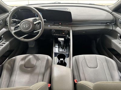 2023 Hyundai Elantra Base