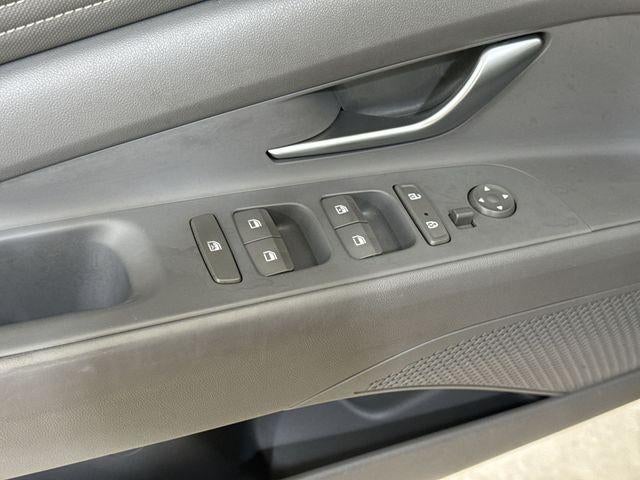 2023 Hyundai Elantra Base